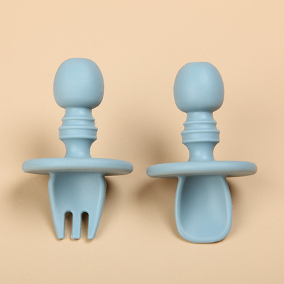 FDA LFGB BPA Disetujui Silicone Sendok Garpu Set Bayi Pelatihan Sendok Garpu Pegangan Bulat Sendok Lembut