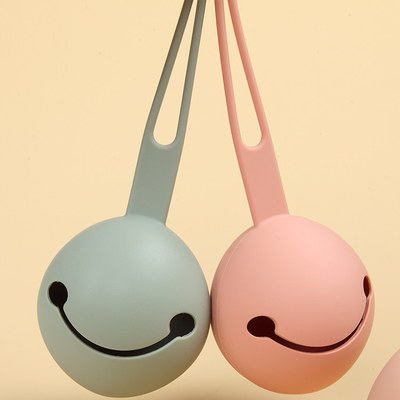 100% Food Grade Bayi Silicone Produk Strap Teether Holder Untuk Desain 3D Perjalanan