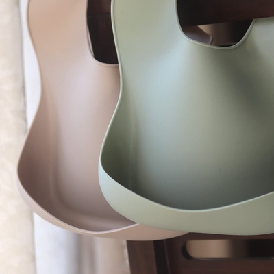 Adjustable Fit Tahan Air Silicone Baby Bibs Aman di Mesin Pencuci Piring