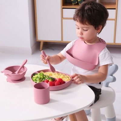 Cetakan Lembut Dalam Satu Bib Makanan Bayi Silikon Padat Aman Di Air Mendidih