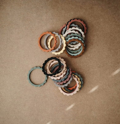 Pembentukan Lembut dalam Satu Gelang Teether Bunga Silikon Fleksibel untuk Bayi Baru Lahir