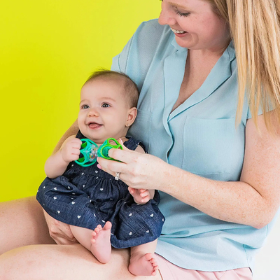 Mainan Rattle Oball Shaker Berwarna Cerah Mudah Dibersihkan Untuk Bayi Baru Lahir