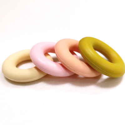 Cincin Donat Berbentuk Manik-manik Silikon Teether SGS 4.2*4.2*0.9cm Untuk Bayi