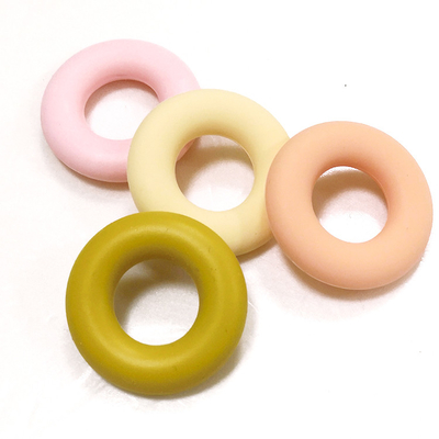 Cincin Donat Berbentuk Manik-manik Silikon Teether SGS 4.2*4.2*0.9cm Untuk Bayi