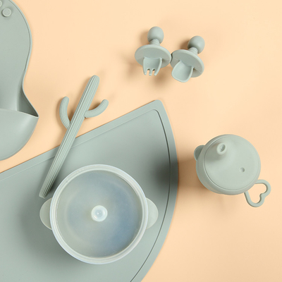Silicone Baby 240 deg Suction Feeding Set Dengan Tatakan Sendok Garpu Piring Mangkuk